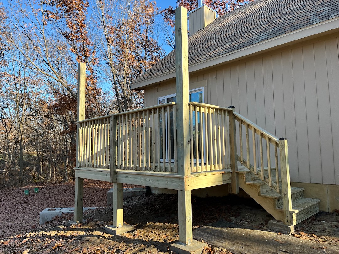 Custom Deck Build in Chilhowee MO